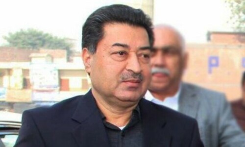 موبائل سروس کھولنے کا کہہ دیں اور دہشتگردی کا کوئی واقعہ ہوگیا تو کون ذمہ دار ہوگا، چیف الیکشن کمشنر