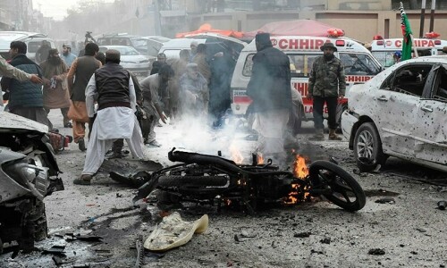 خیبرپختونخوا اور بلوچستان میں دہشت گردوں کے حملے، 6 اہلکار شہید، متعدد زخمی