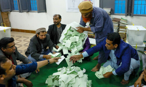 الیکشن کمیشن نے انٹرنیٹ بندش کو نتائج میں تاخیر کی وجہ قرار دے دیا
