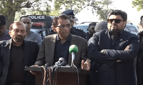 Pakistan at risk of severe crisis due to confrontation among political forces: Khalid Maqbool Pakistan at risk of severe crisis due to confrontation among political forces: Khalid Maqbool