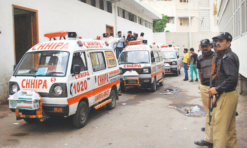 Paramedic who suffered burns in Karachi hospital fire dies during treatment