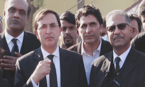 پی ٹی آئی نے 180 سیٹیں جیتیں، جمعرات تک وزیراعظم کیلئے نام کا اعلان کریں گے، بیرسٹر گوہر علی خان