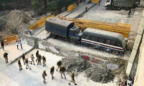 Indian police blockade capital from protesting farmers Indian police blockade capital from protesting farmers