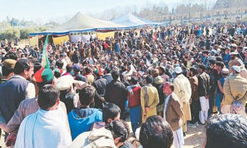 PTI takes out rally in Sahiwal against &lsquo;rigging&rsquo;