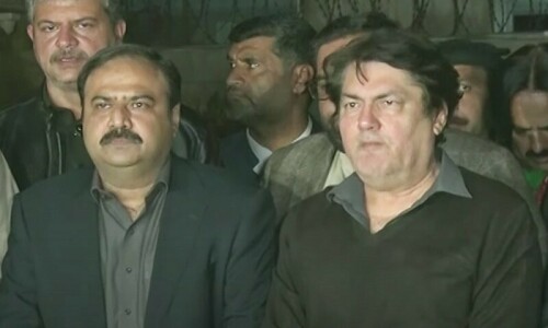 تحریک انصاف کا وفاق اور پنجاب میں اپوزیشن میں بیٹھنے کا فیصلہ