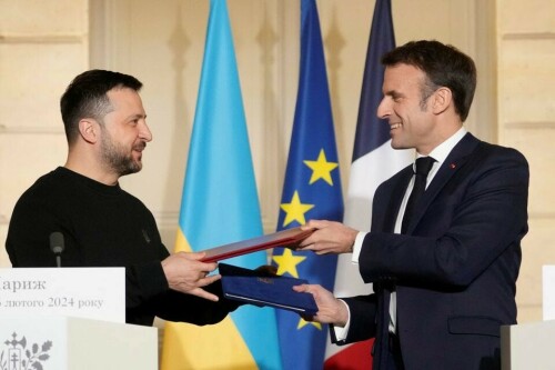 Berlin, Paris ink &lsquo;historic&rsquo; security pacts with Kyiv
