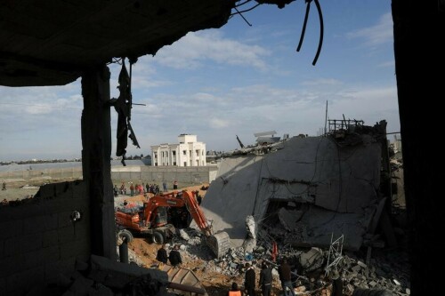 With Nasser hospital under siege, Israel continues to bombard Gaza