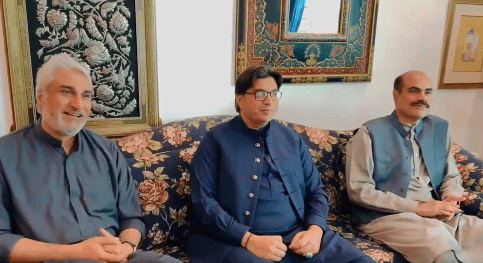 PML-N boosts efforts to woo independents for coalition govt
