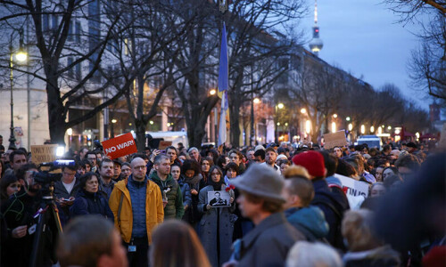 Russian emigres gather across Europe to mourn Navalny, denounce Putin Russian emigres gather across Europe to mourn Navalny, denounce Putin
