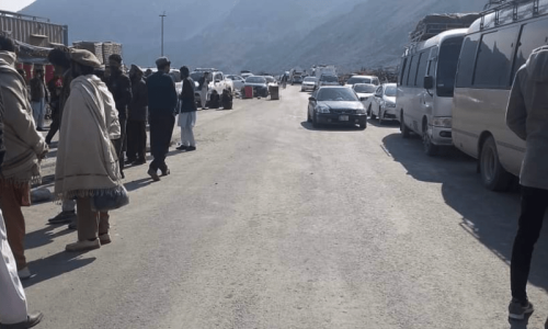 Traffic on Karakoram Highway to remain suspended till tomorrow due to landslides in GB