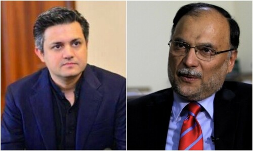 &rsquo;ملک میں بے یقینی بڑھے گی&lsquo;، سیاستدان صرف اس بات پر متفق !