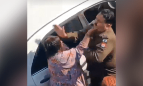 Taxila police suspend ASI after video of slapping elderly lady goes viral Taxila police suspend ASI after video of slapping elderly lady goes viral