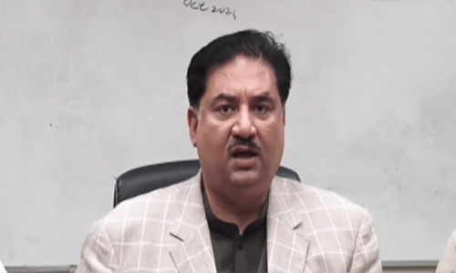 نواز شریف سیاست سے کنارہ کشی اختیار نہیں کررہے، خرم دستگیر