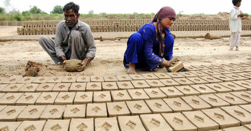 Implementation of minimum wage, end to contractual system demanded