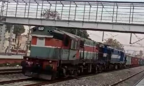 Indian runaway train takes 70-km journey