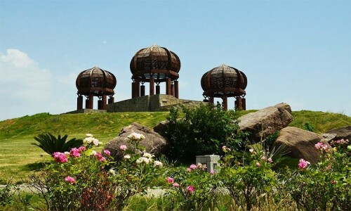 Supreme Court restrains civic body from cutting trees in F-9 Park Supreme Court restrains civic body from cutting trees in F-9 Park