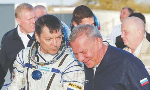 Russian cosmonaut sets record  for most time in space