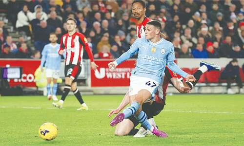 Foden hits hat-trick as City fight back to beat Brentford