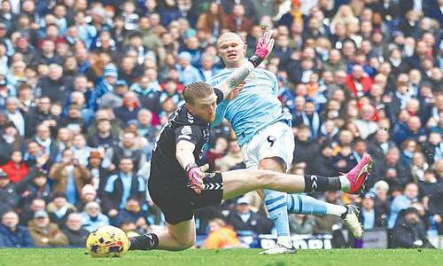 Liverpool leapfrog City to reclaim  Premier League summit