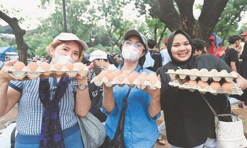 Indonesians flock to stadiums for final election rallies
