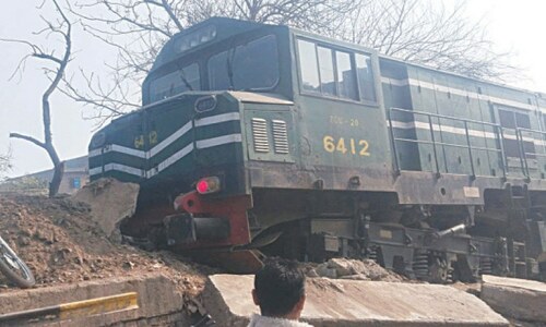 Goods train engine derails at Badami Bagh Railway Station