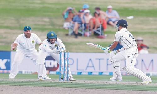 Great Danes skittle NZ as South Africa take lead