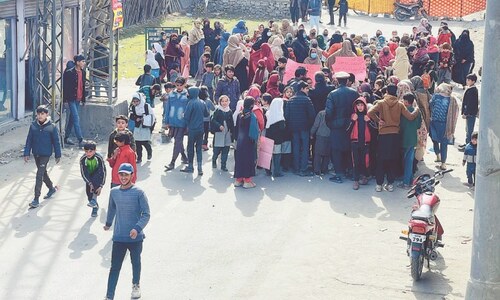 GB people decry 22-hour-long power outages GB people decry 22-hour-long power outages