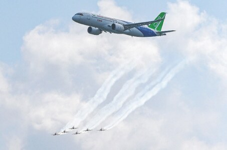 China&rsquo;s first homegrown airliner makes international debut in Singapore