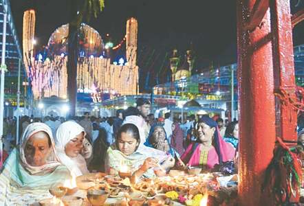 Lal Shahbaz Qalandar Urs celebrations begin in Sehwan Lal Shahbaz Qalandar Urs celebrations begin in Sehwan