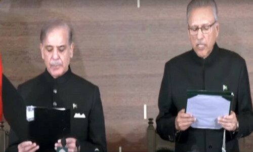 شہبازشریف نے 24ویں وزیراعظم کے عہدے کا حلف اٹھالیا