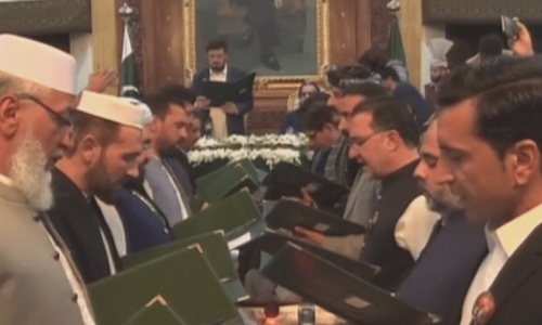 Punjab, Khyber Pakhtunkhwa cabinets sworn in Punjab, Khyber Pakhtunkhwa cabinets sworn in