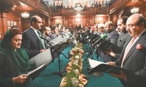 Punjab, Khyber Pakhtunkhwa cabinets sworn in Punjab, Khyber Pakhtunkhwa cabinets sworn in