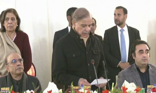خفیہ سازش کے ذریعے مل کر ہماری معاشی جڑیں کھوکھلی کی جا رہی ہیں، شہباز شریف