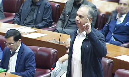 اراکین نے آج قومی اسمبلی میں غیرآئینی طور پر حلف اٹھایا، عمر ایوب