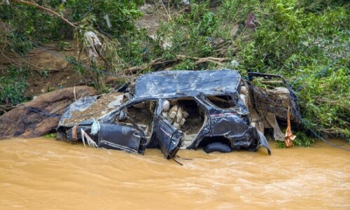 Floods, landslide claim 18 lives in Indonesia Floods, landslide claim 18 lives in Indonesia