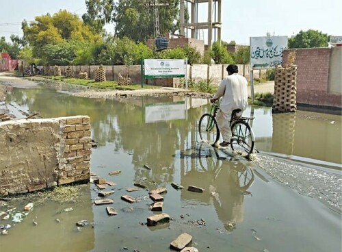 As ‘Suthra Punjab drive’ goes on, Lahore’s drains reek of sewage, foul smell As ‘Suthra Punjab drive’ goes on, Lahore’s drains reek of sewage, foul smell