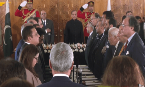 Ishaq Dar becomes FM as PM Shehbaz’s 19-member cabinet sworn in Ishaq Dar becomes FM as PM Shehbaz’s 19-member cabinet sworn in