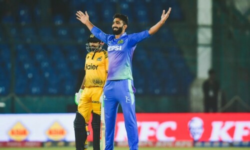 Mir, Yasir shine as Sultans qualify for yet another PSL final Mir, Yasir shine as Sultans qualify for yet another PSL final