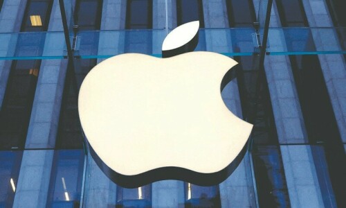Apple reaches $490m settlement over CEO Cook&rsquo;s China sales comments
