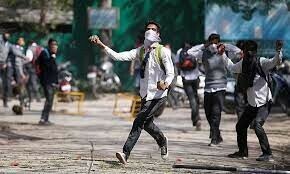 Indian mob attacks foreign students over namaz