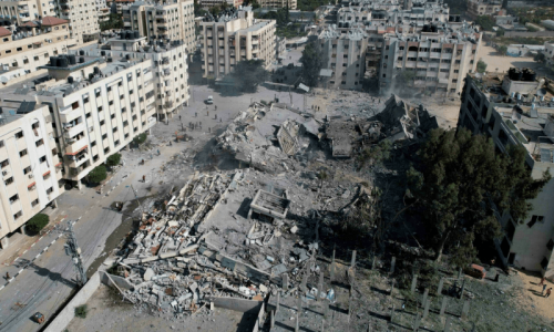 Israeli strikes on Gaza push death toll to 31,645