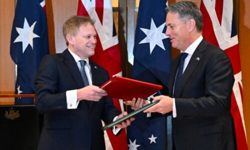 UK and Australia sign new defence pact UK and Australia sign new defence pact