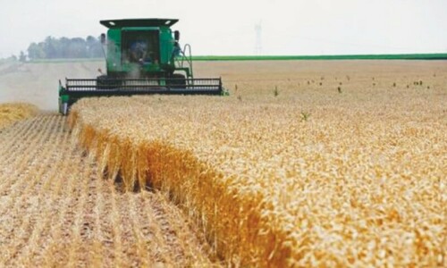 PPP govt moves ahead with plan to promote corporate farming