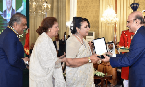 President Zardari confers civil awards on Pakistanis, foreign nationals