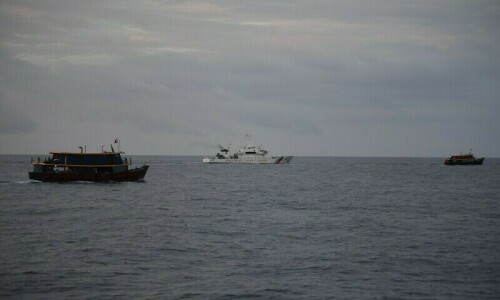 Three Philippine soldiers hurt by China water cannon Three Philippine soldiers hurt by China water cannon