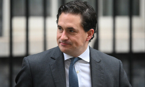 UK minister threatened with jail over Afghanistan probe