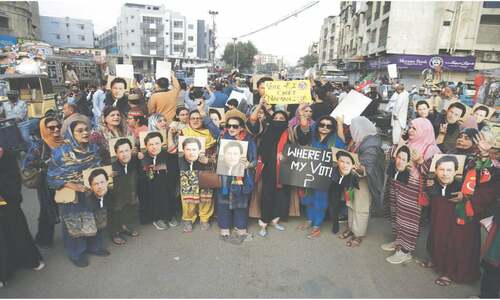 PTI holds Sindh-wide protests against workers&rsquo; arrest, poll rigging