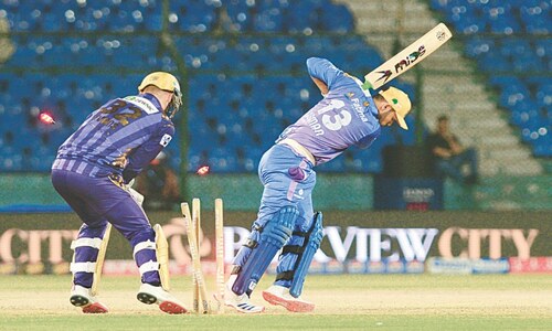 Multan bulldoze Quetta to make qualifier