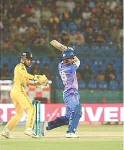 Sultans cruise past Zalmi, into final