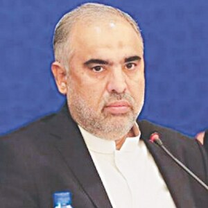 Qaiser hints at SIC-PTI merger if ECP returns &lsquo;bat&rsquo;